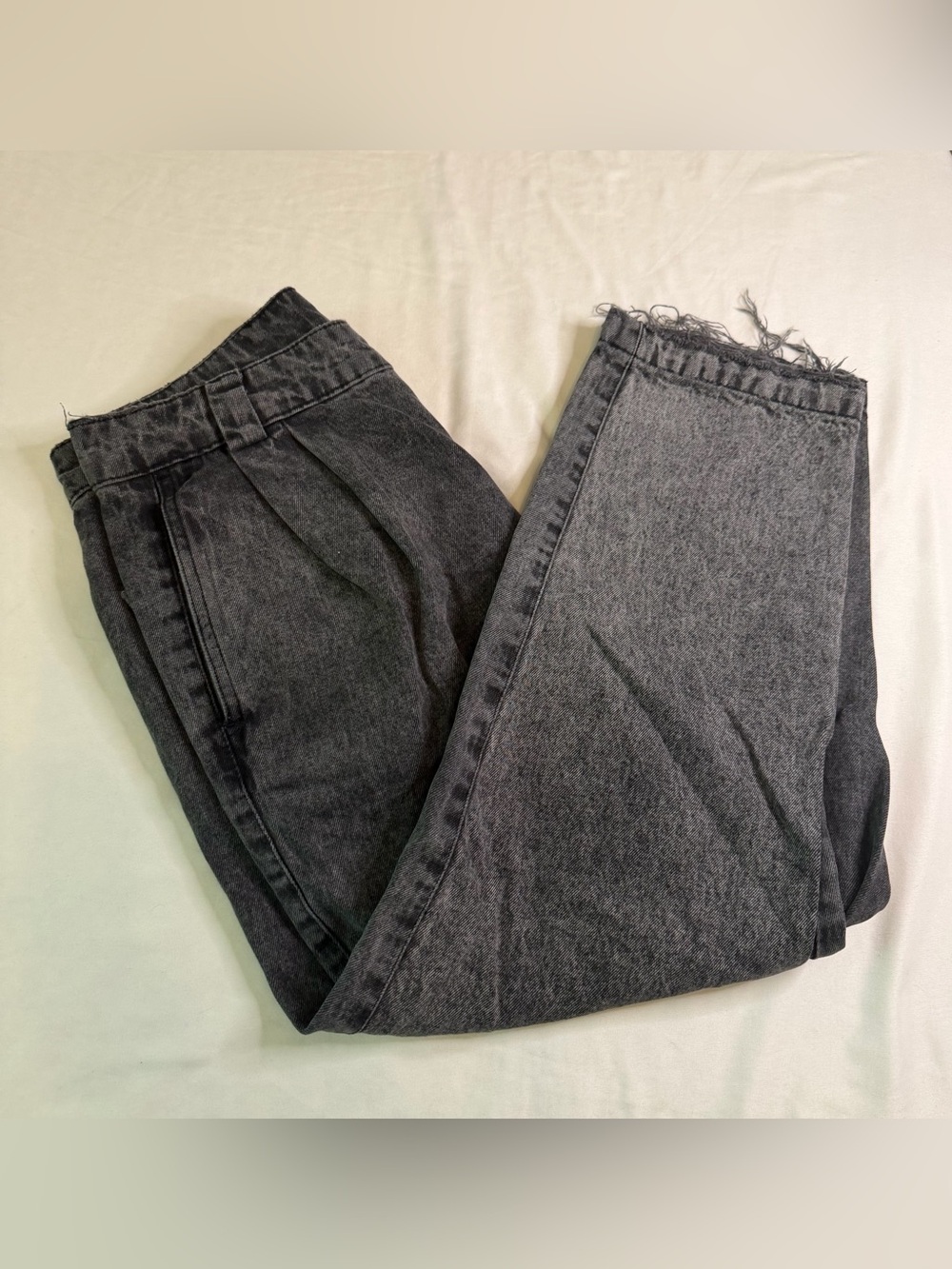 BDG Urban Outfitters Jeans Size 29 Gray Acid Wash Pleated Cropped Raw Hem